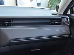 本田e：NS1 中控圖片