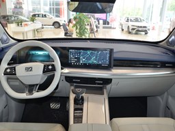 榮威鯨中控圖片