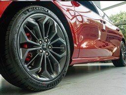 福特?？怂?外觀圖片