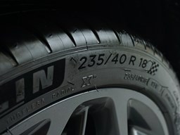 福特?？怂?汽車圖片