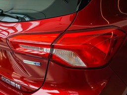 福特?？怂?汽車圖片