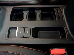 福特?？怂?內(nèi)飾圖片