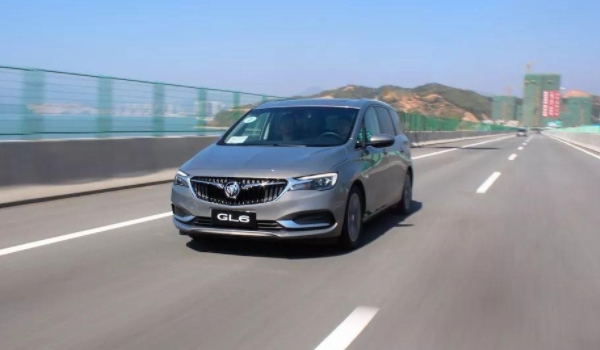 私家車(chē)及營(yíng)運(yùn)車(chē)輛幾年報(bào)廢 營(yíng)運(yùn)出租8年、中型15年、私家車(chē)輛不報(bào)廢