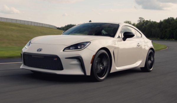 買(mǎi)電動(dòng)汽車(chē)好還是汽車(chē)好 南方使用電動(dòng)汽車(chē)好/北方使用燃油車(chē)好