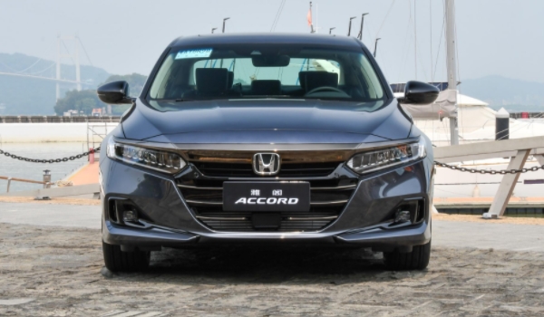 思鉑睿和雅閣哪個好 雅閣好一些（配置豐富、動力充足、保值率高）