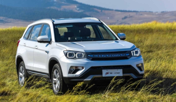 長(zhǎng)安cs75怎么樣 科技感十足、外觀時(shí)尚大氣（油耗經(jīng)濟(jì)實(shí)惠）