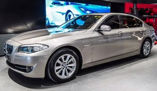 寶馬525和530的區(qū)別 在動(dòng)力、配置、價(jià)格上面有所區(qū)別