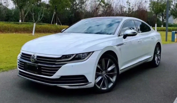 大眾cc怎么樣 車內(nèi)設(shè)計(jì)顏值較高、行駛穩(wěn)定性好、加速動(dòng)力強(qiáng)