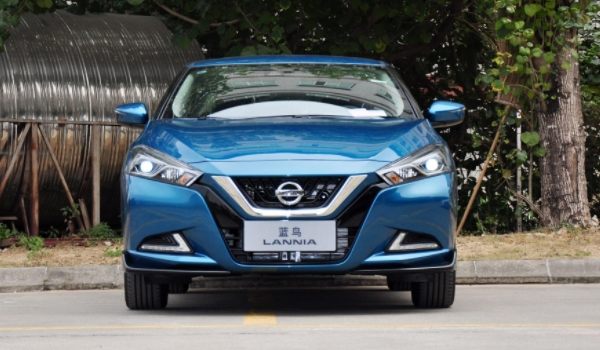 藍(lán)鳥怎么樣 車身時(shí)尚、省油耐用、車輛保值率很高