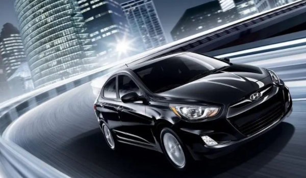 現(xiàn)代瑞納怎么樣 車身時尚、舒適性好、油耗較低