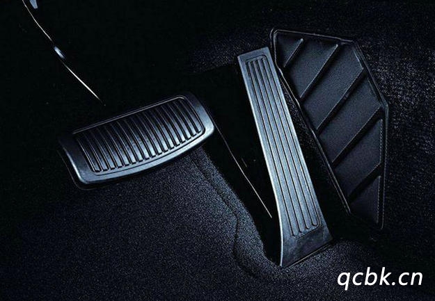 汽車油門叫什么踏板