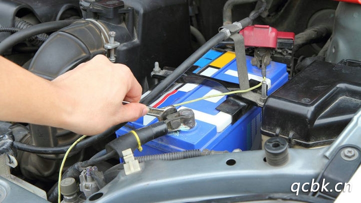 換完電瓶車子怠速不穩(wěn)還抖動(dòng)正常嗎