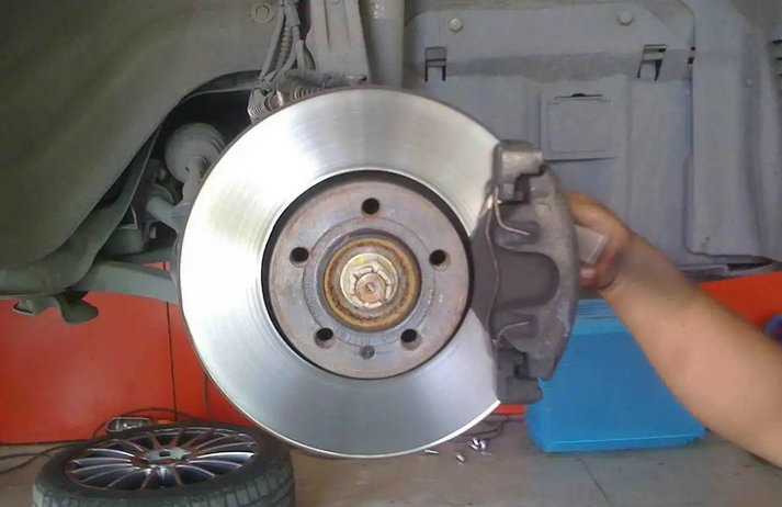 汽車剎車盤多久換一次