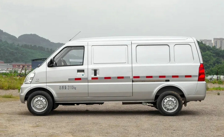 五菱榮光加長版報價多少錢