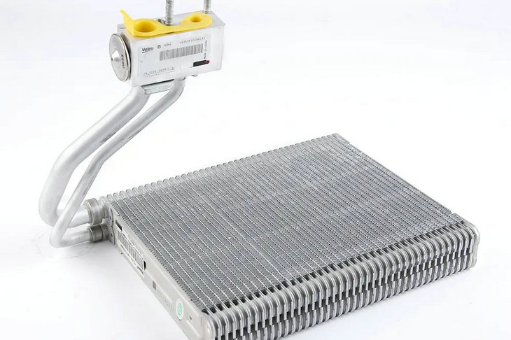 汽車蒸發(fā)器的作用和工作原理是什么