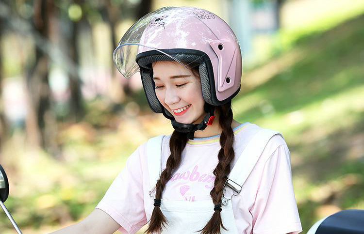 新國(guó)標(biāo)電動(dòng)自行車要戴頭盔嗎