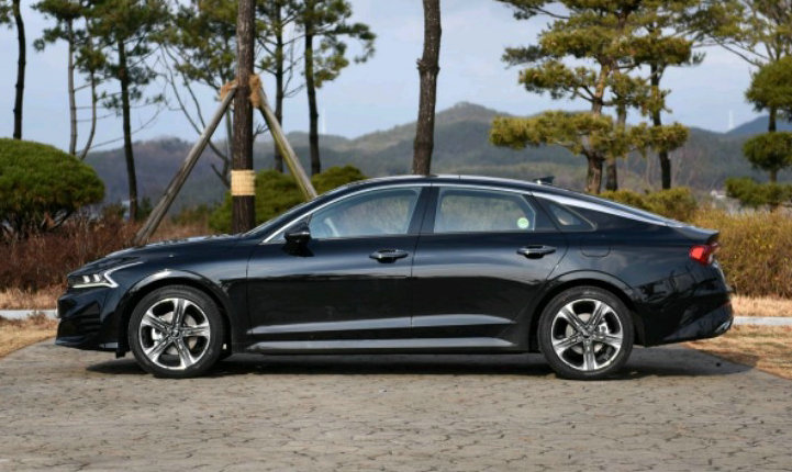 東風起亞k5是b級車嗎