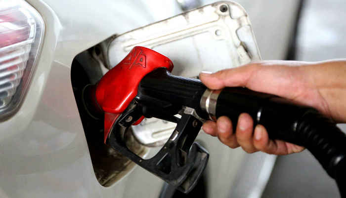 汽車(chē)加油加滿(mǎn)好還是不加滿(mǎn)好