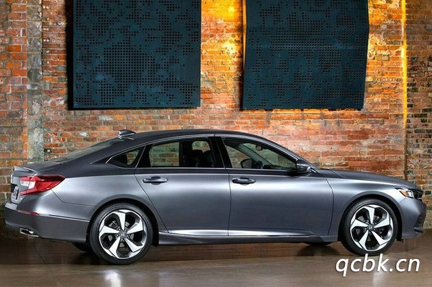 嘉實(shí)多磁護(hù)和極護(hù)哪個好 有什么區(qū)別