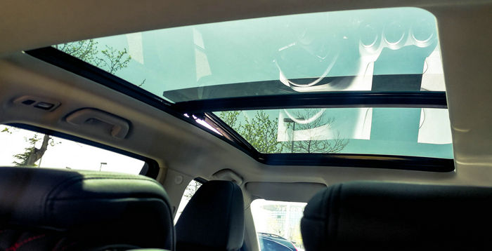 汽車(chē)全景天窗好還是單天窗好