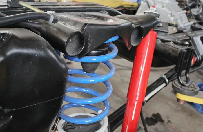 汽車(chē)減震彈簧老化表現(xiàn)有那些