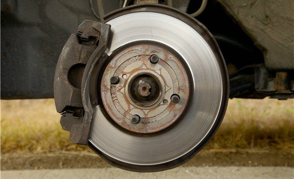 剎車鍋?zhàn)硬鹦斗椒ㄊ鞘裁?></i>
          <h3>剎車鍋?zhàn)硬鹦斗椒ㄊ鞘裁?/h3>
          <span>修車</span>
          <p class=