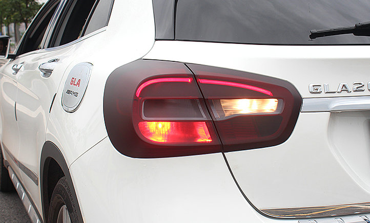 車燈貼膜的優(yōu)缺點是什么