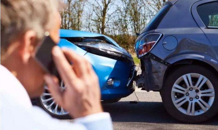 開(kāi)車出車禍打什么電話