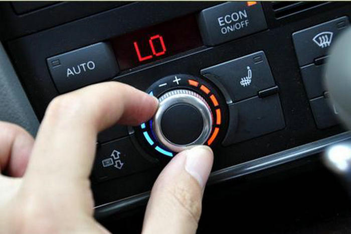 停車后應該先熄火還是先關(guān)空調(diào)