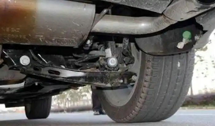 車子底盤(pán)有異響是什么原因