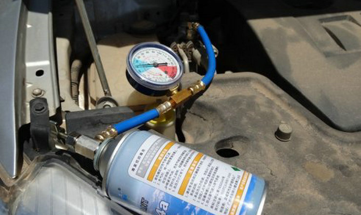 汽車(chē)氟利昂在哪個(gè)位置加入