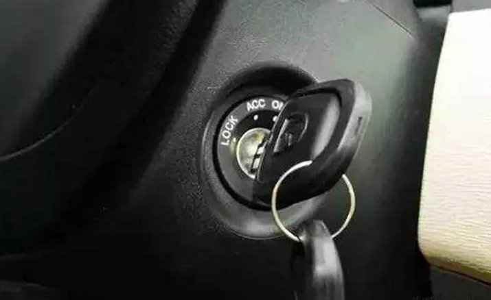 摩托車(chē)鑰匙擰不動(dòng)是什么原因