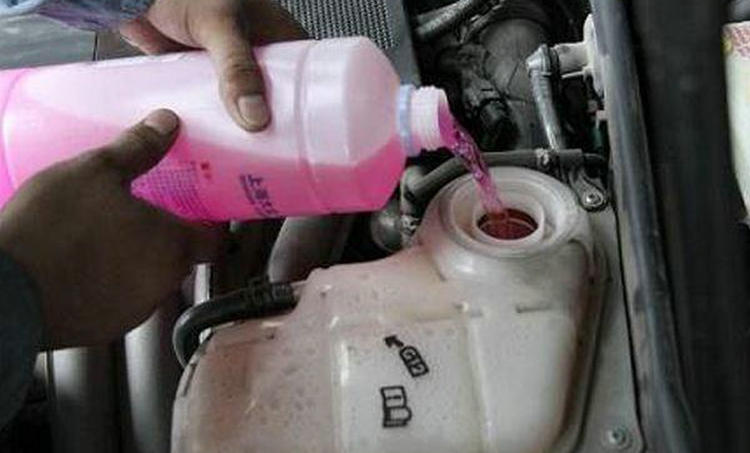 汽車多久更換一次防凍液