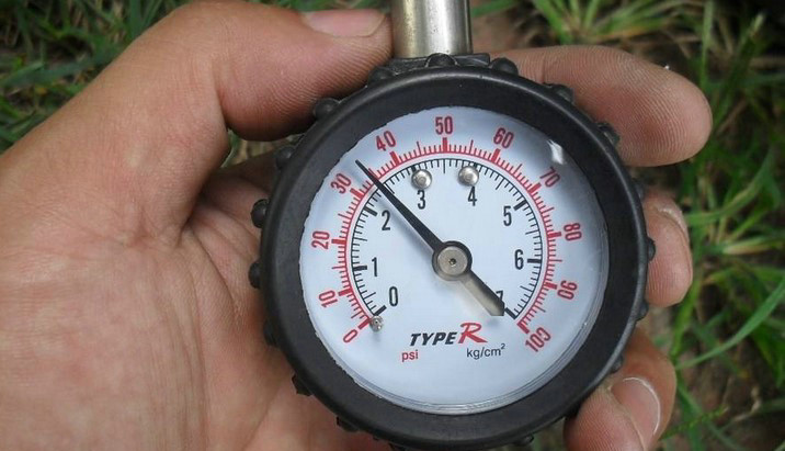 胎壓2.9正?？梢孕旭倖?></i>
          <h3>胎壓2.9正?？梢孕旭倖?/h3>
          <span>知識</span>
          <p class=