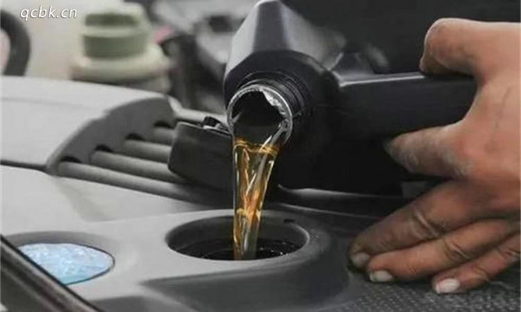 機油在車里保質期多久 汽車機油不換有什么影響