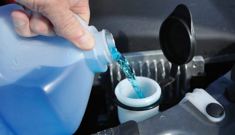 冬天車玻璃水凍住了怎么辦