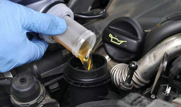 汽車機(jī)油一般多長(zhǎng)時(shí)間換一次