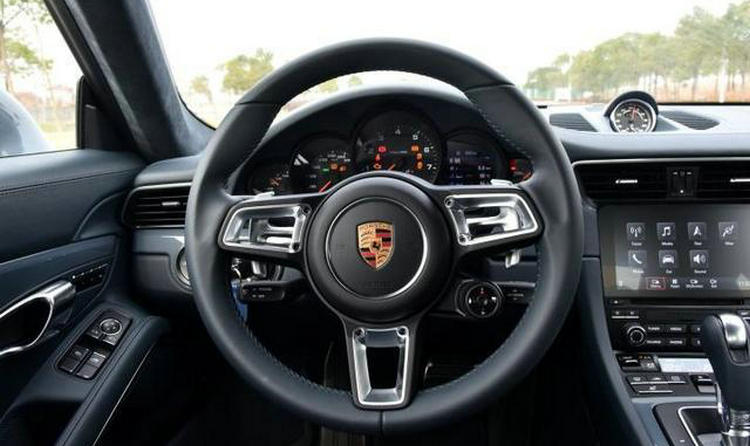 冬天方向盤(pán)沉重是什么原因