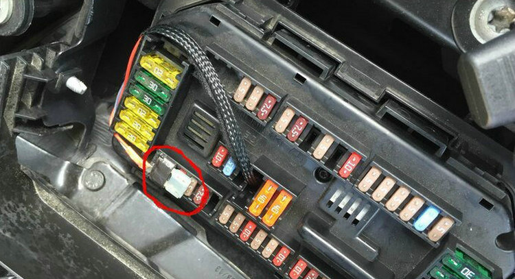 汽車acc保險絲是哪個