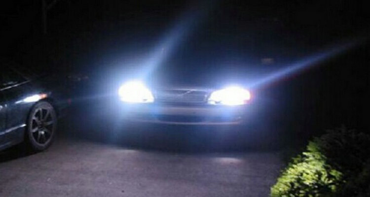 遠近一體大燈怎么調(diào)遠光