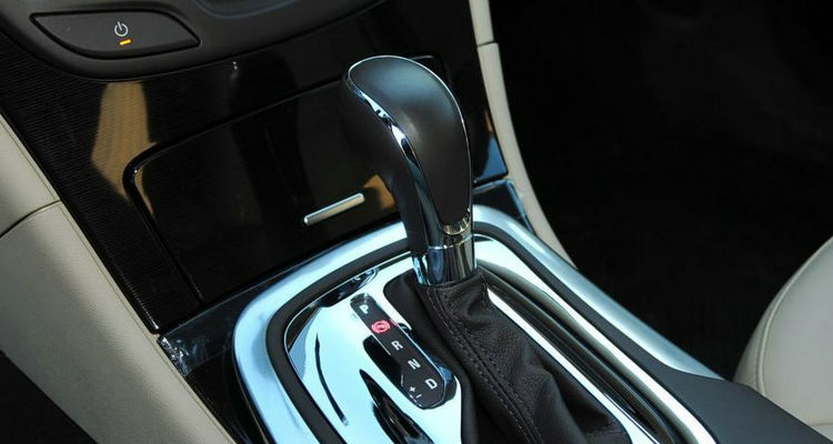 自動(dòng)擋車減速時(shí)有頓挫感怎么回事