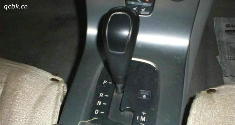 自動(dòng)擋升檔和減檔技巧