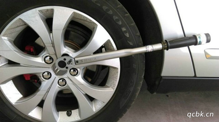 汽車(chē)輪胎螺絲多少扭力