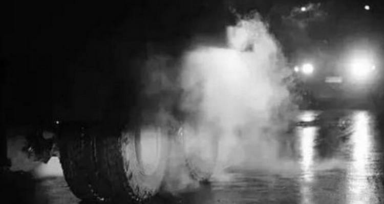 剎車(chē)片冒煙是怎么回事