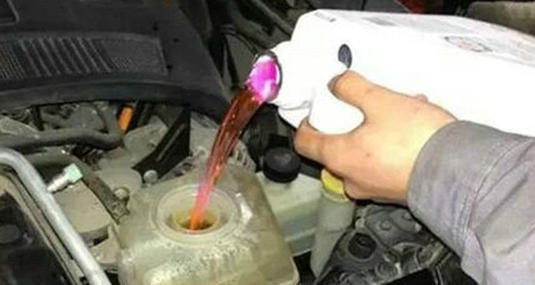 換汽車(chē)防凍液最簡(jiǎn)單的辦法