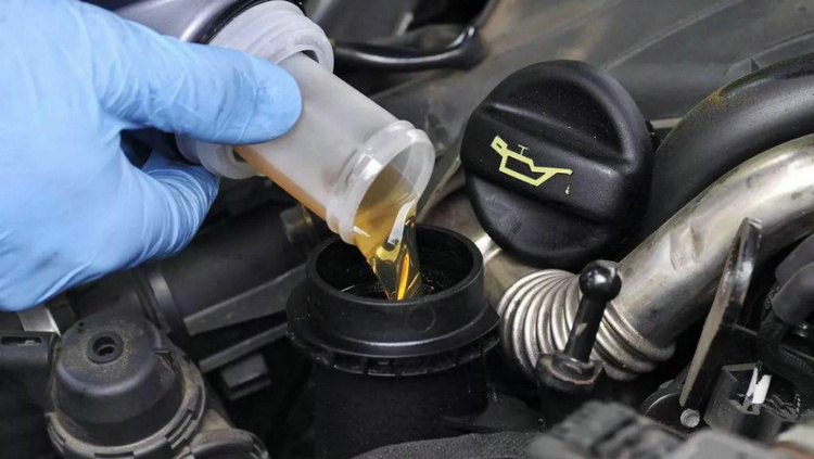 發(fā)動機(jī)機(jī)油過少會有什么癥狀