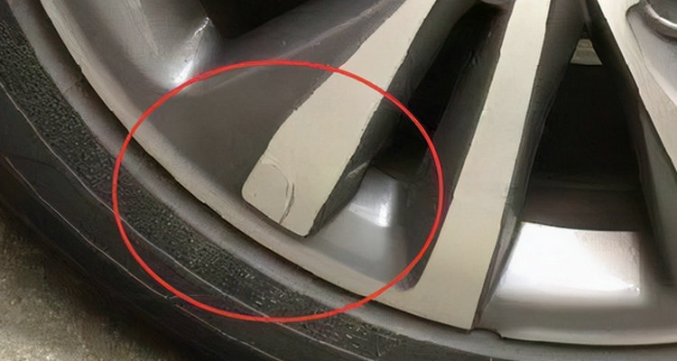 輪轂邊緣剮蹭到什么程度需要修復