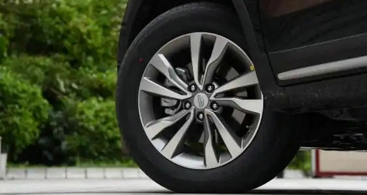 車輛行駛多少公里換輪胎