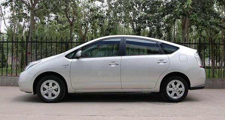 踩死剎車像卡齒輪一樣的聲音正常嗎