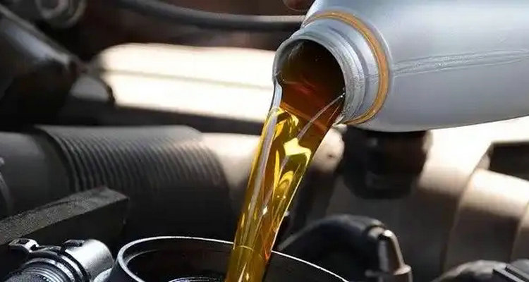 換機(jī)油后發(fā)動機(jī)抖動是什么原因